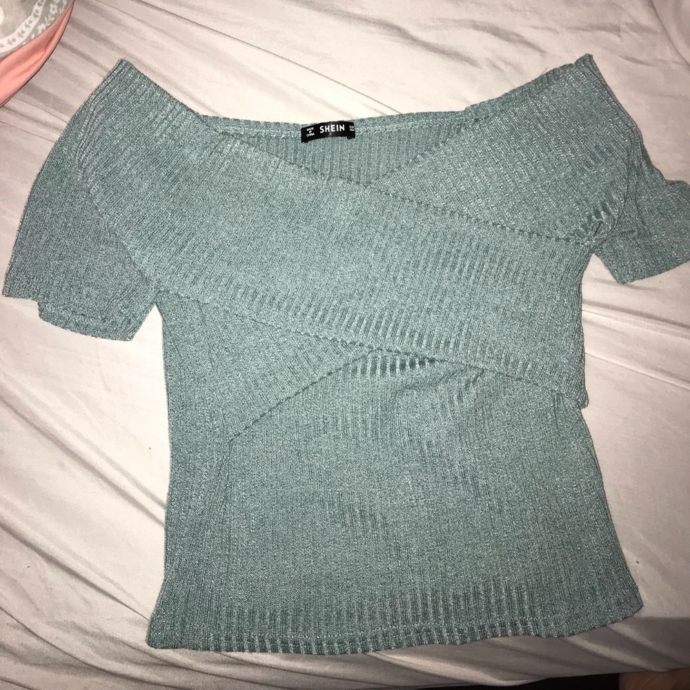 Green front cross shirt